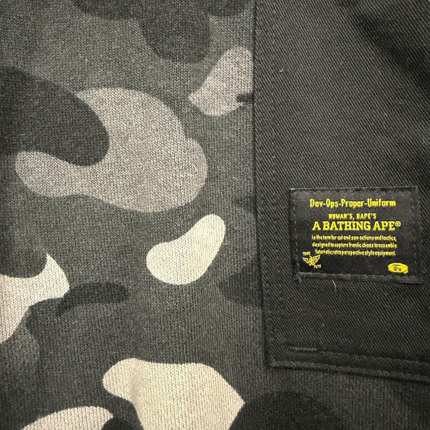 A bathing ape cargo jogger, small relaxed, BNWT, multi