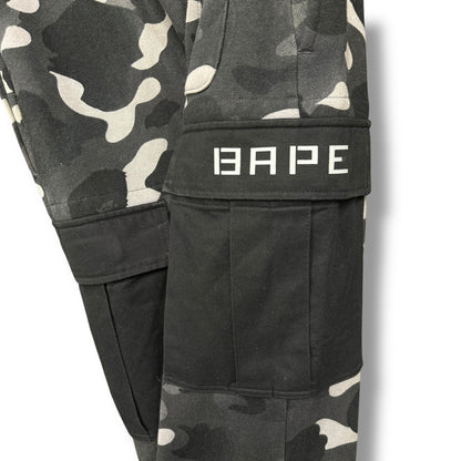 A bathing ape cargo jogger, small relaxed, BNWT, multi